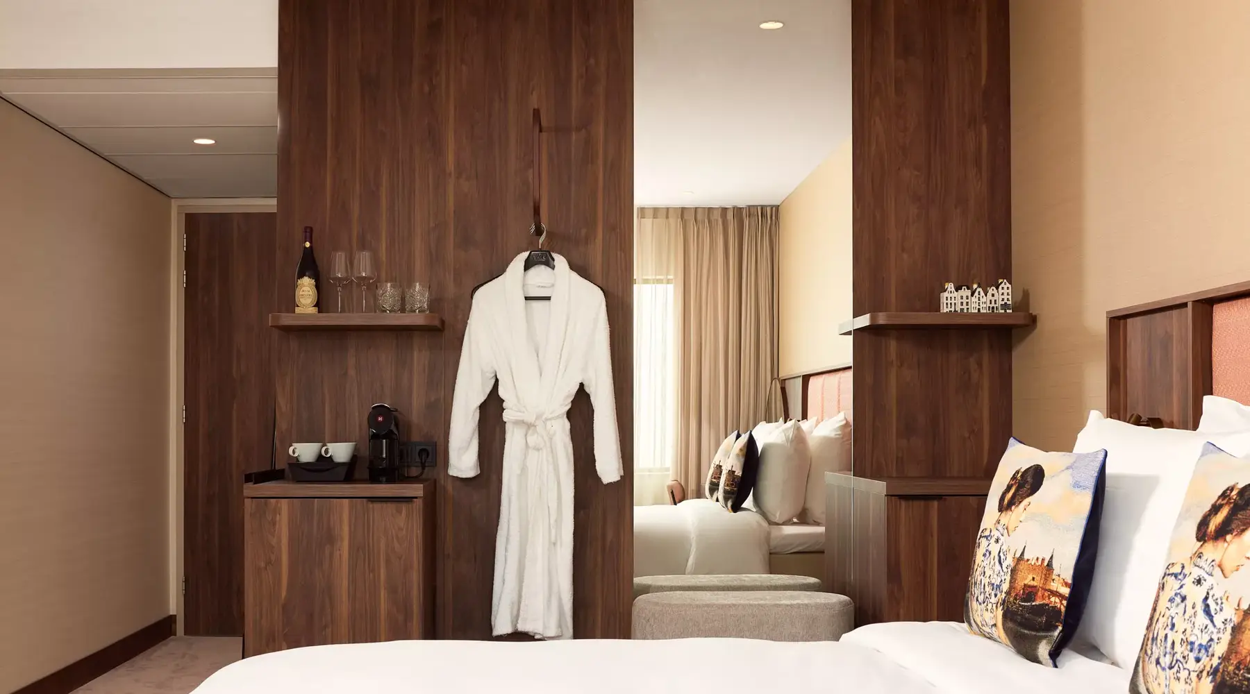 Deluxe room at Hotel Delft