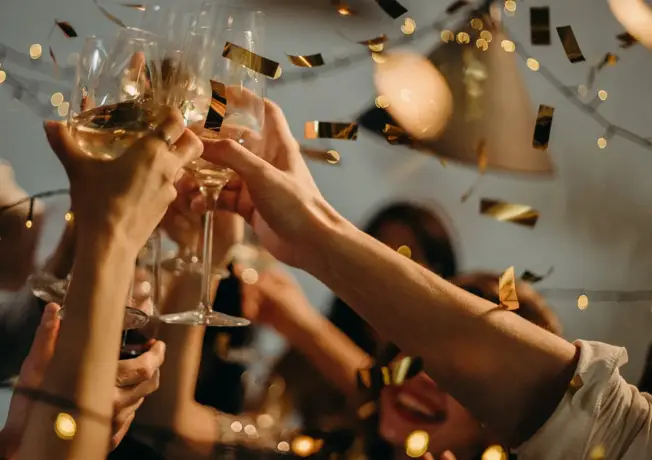 People toasting to the new year