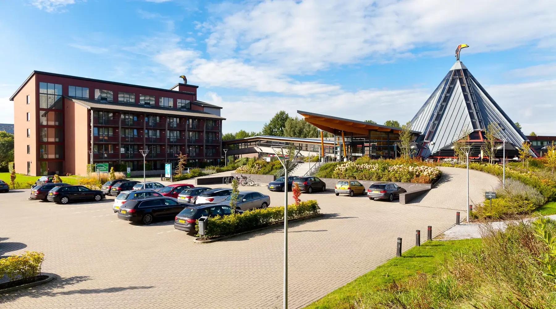 Vooraanzicht van Hotel Drachten