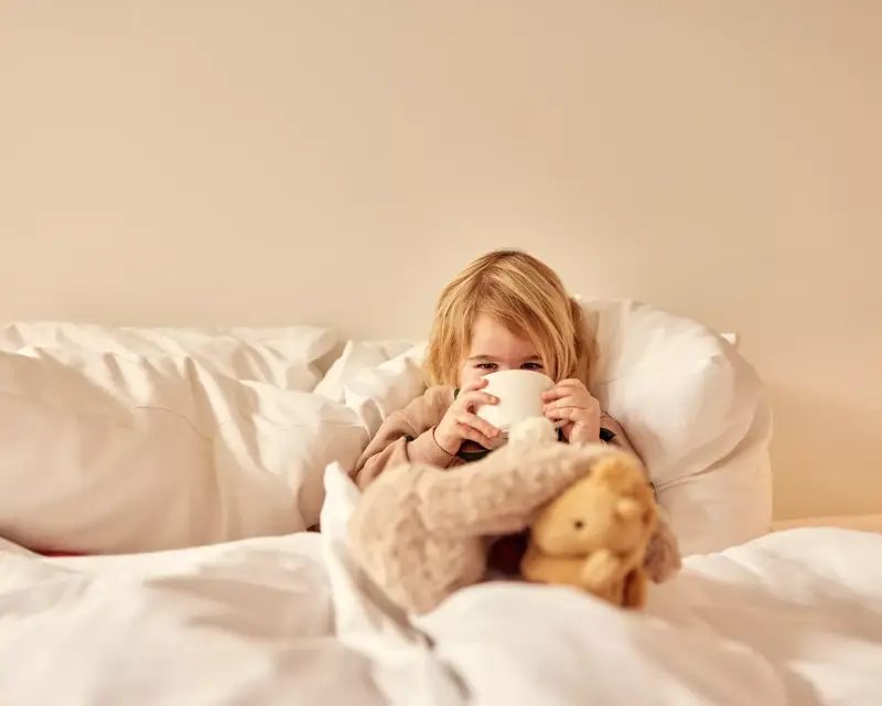 Child in hotel room Gorinchem