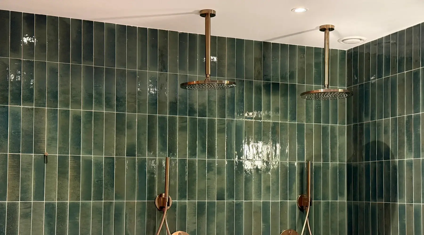 Doppelte Regendusche