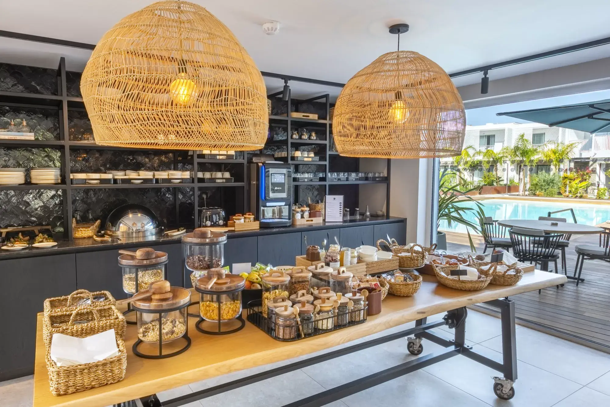 Buffet petit-déjeuner de l'hôtel Van der Valk Bloom.
