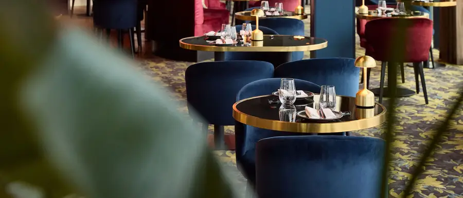 Skybar Mr. Sato; Dachterrassenbar und asiatisches Restaurant in Gent