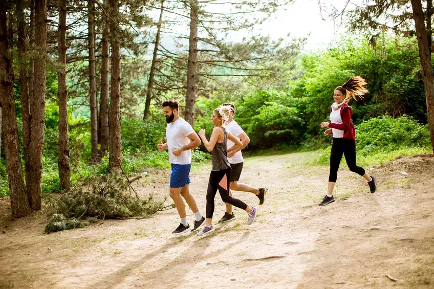 Hardlopers in het bos