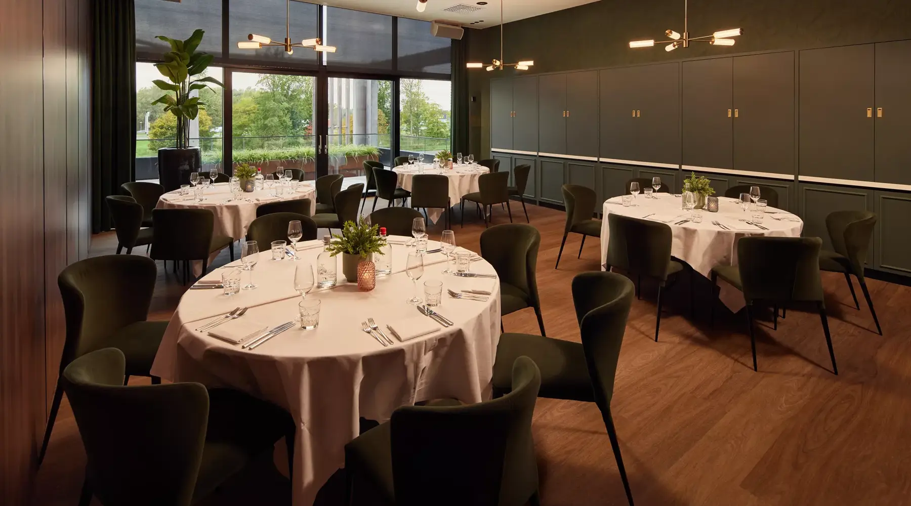 Batavia Zaal Van der Valk Hotel Lelystad Gala diner opstelling