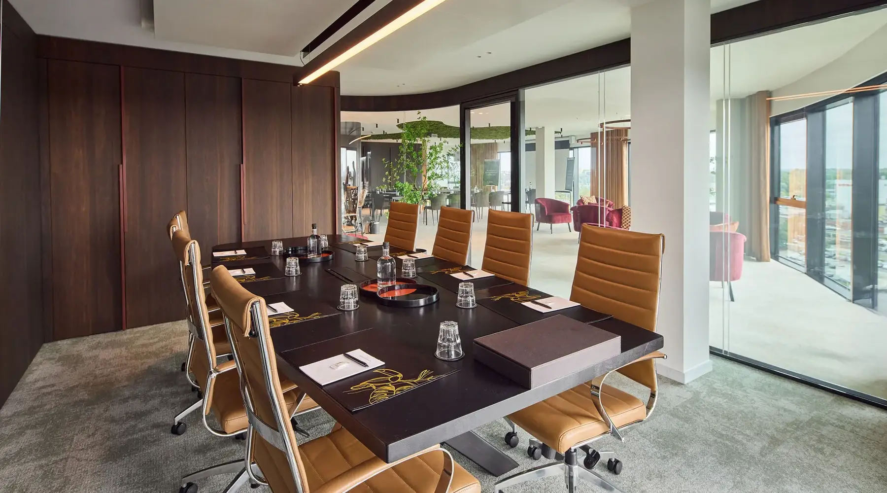 Boardroom Tokyo for 9 people at Van der Valk Hotel Ghent