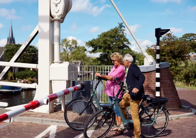 Voorjaar Fietsen stel