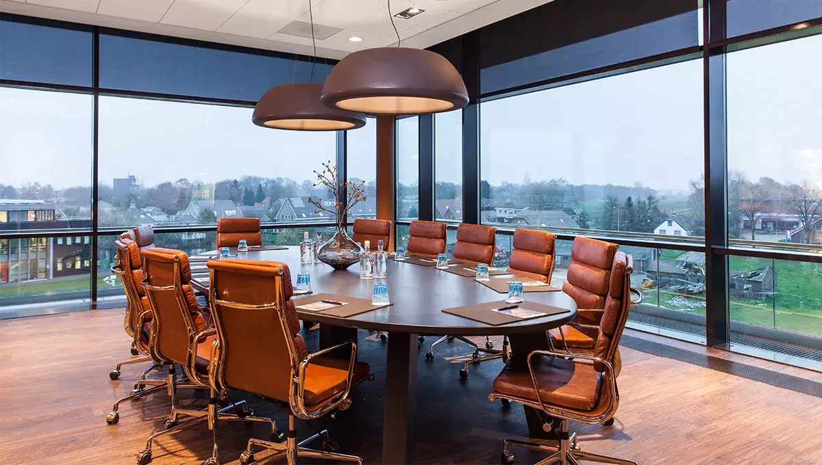 Vergaderzaal in hotel met uitzicht