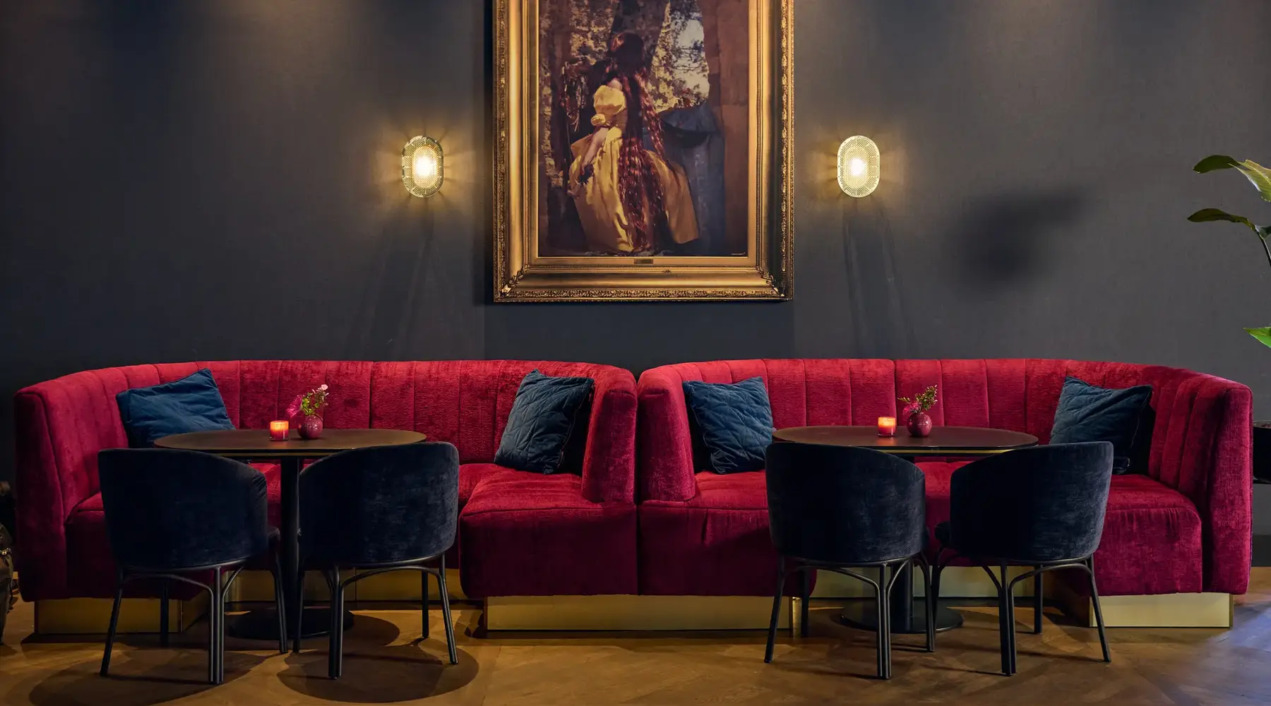 Set in Bar Moqum