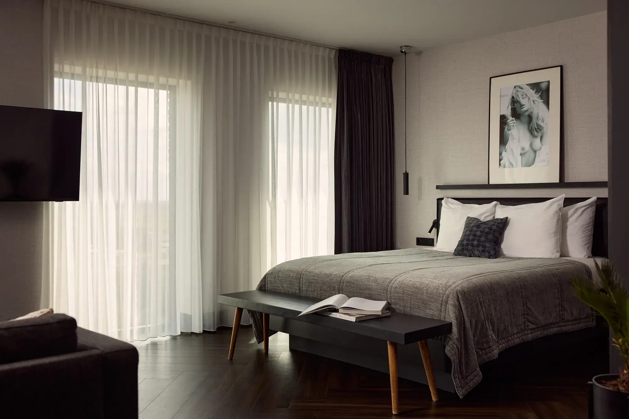 Penthouse Suite South