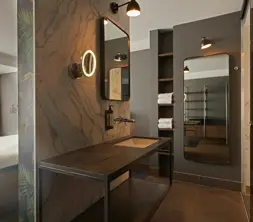 Superior King Room Desk