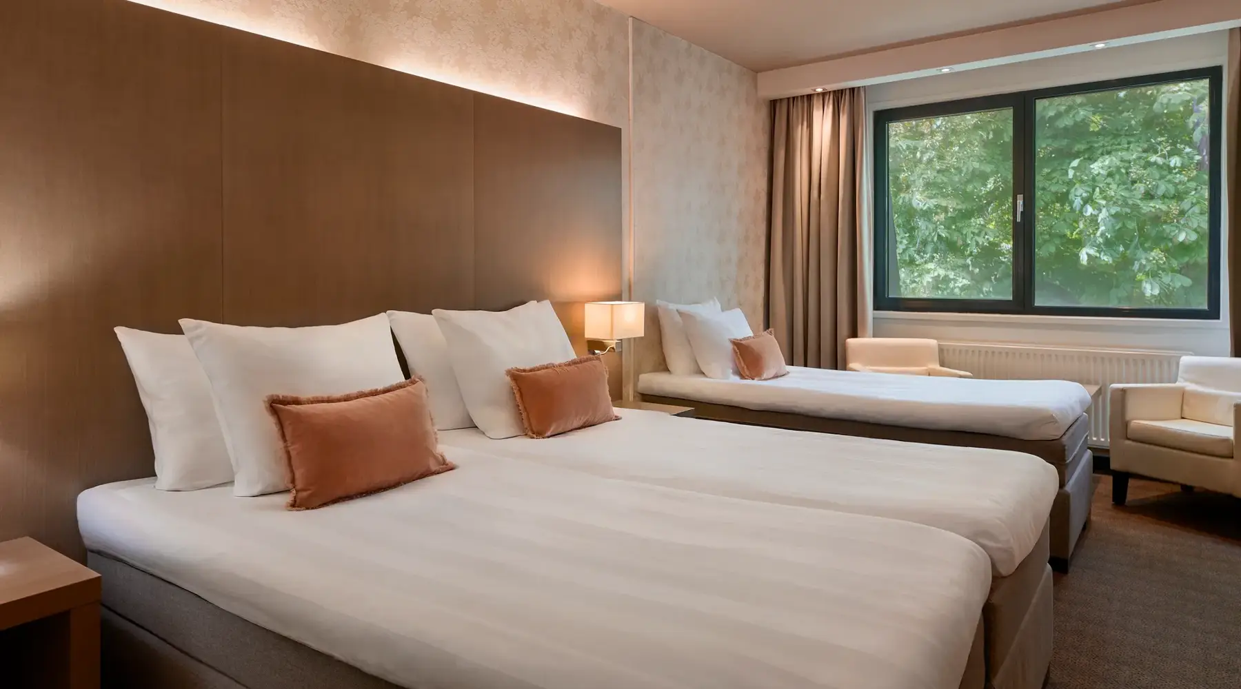 Comfort Room - 3 people