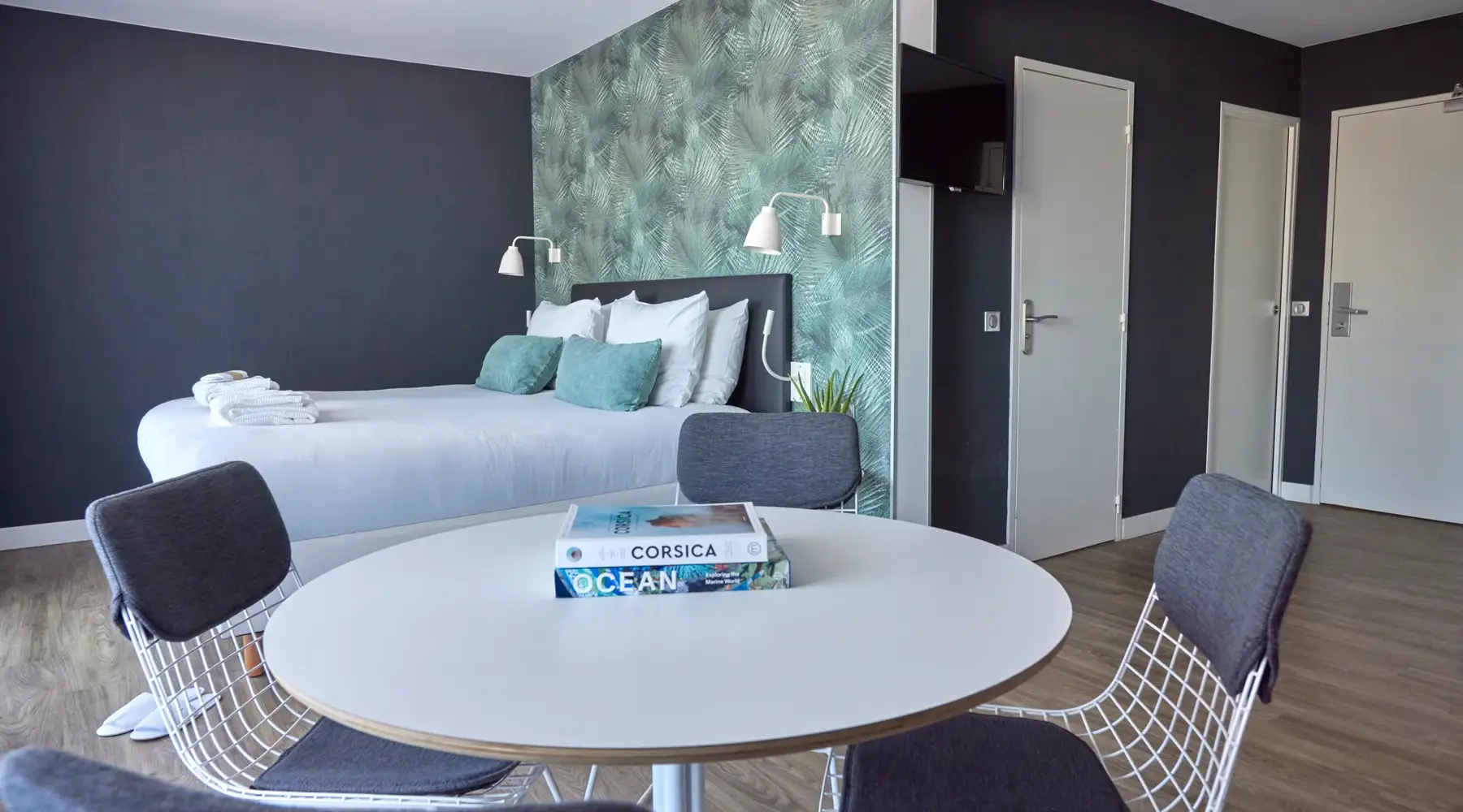 Family suite with bunk bed