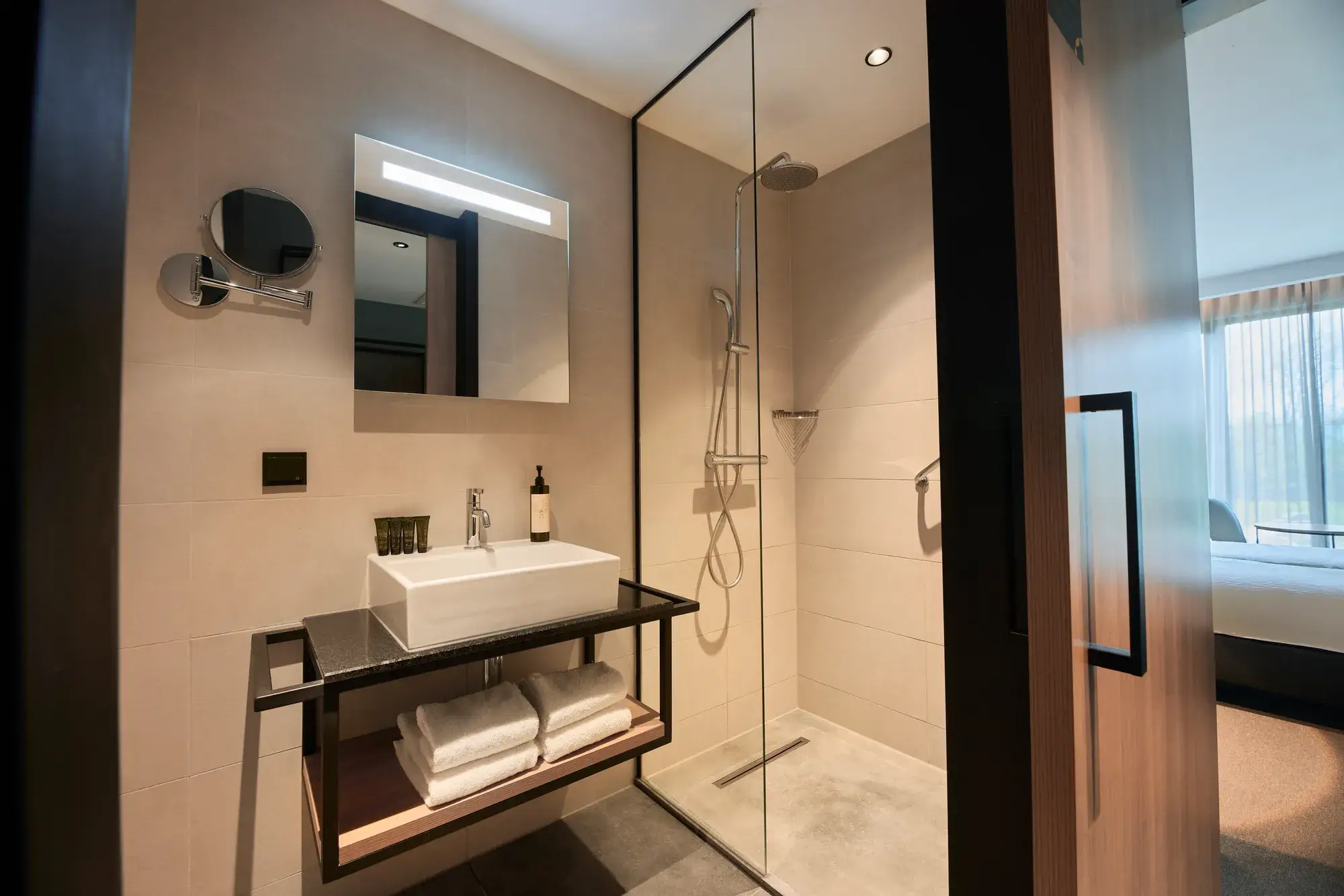 Bathroom with Twin room at Van der Valk Hotel Gorinchem-A27