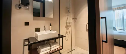 Badezimmer im Standardzimmer im Van der Valk Hotel Gorinchem-A27