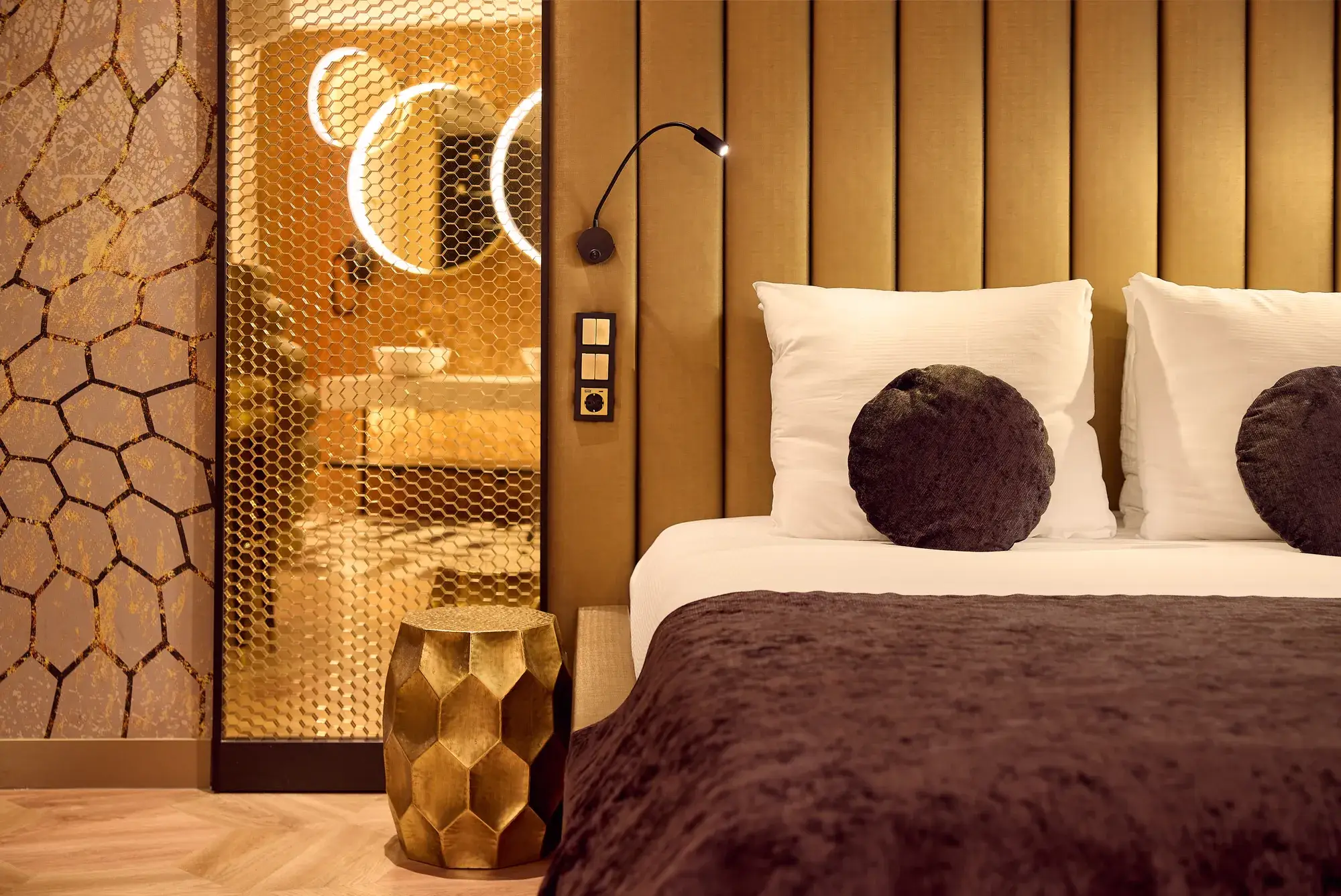 Honey Suite