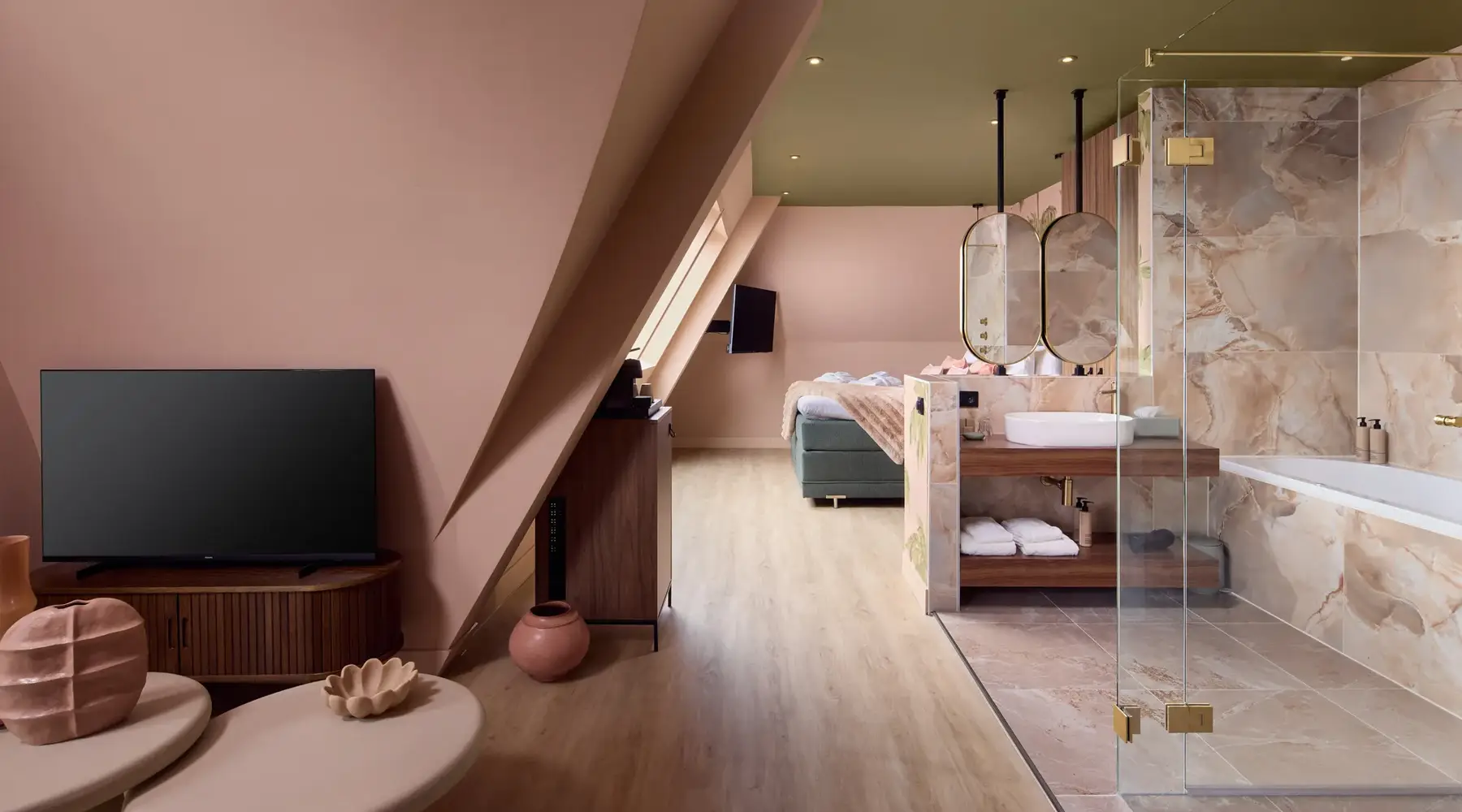 Pink Botanical Suite