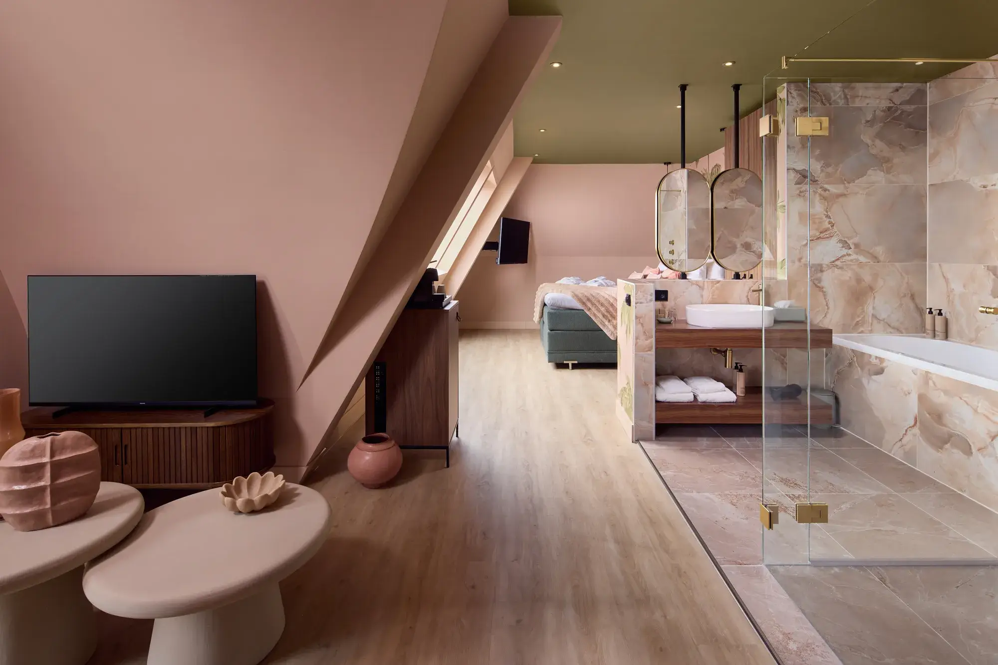 Pink Botanical Suite