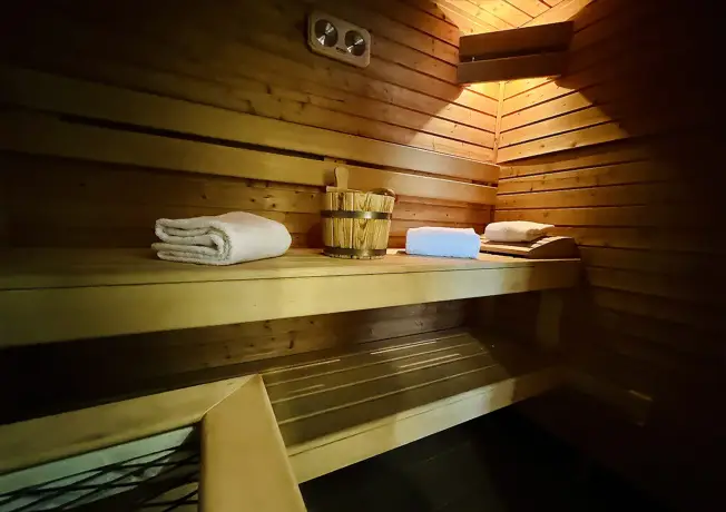Nuit en amoureux avec sauna  Suite avec Sauna Privé à Charleroi | Expérience Wellness