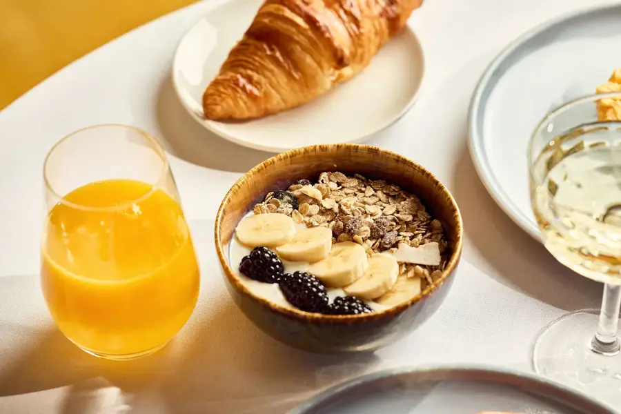 Extensive live cooking sports breakfast buffet