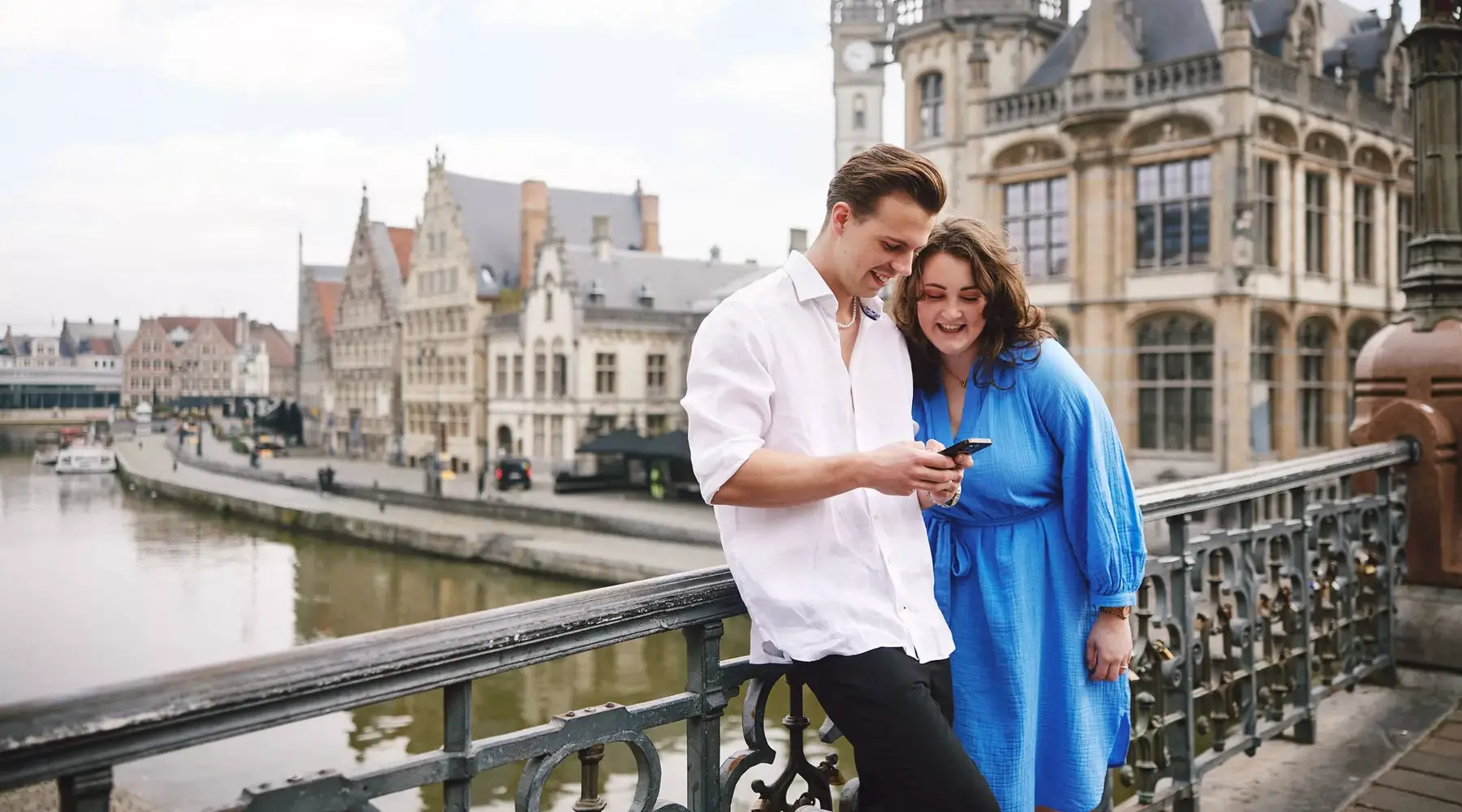 Koppel op de brug in Gent