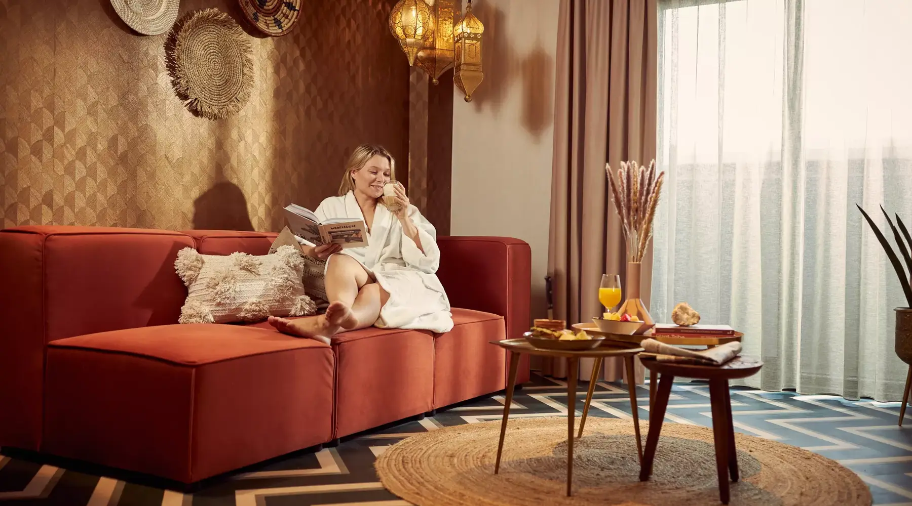 Roomservice in de suite bij Hotel Breukelen
