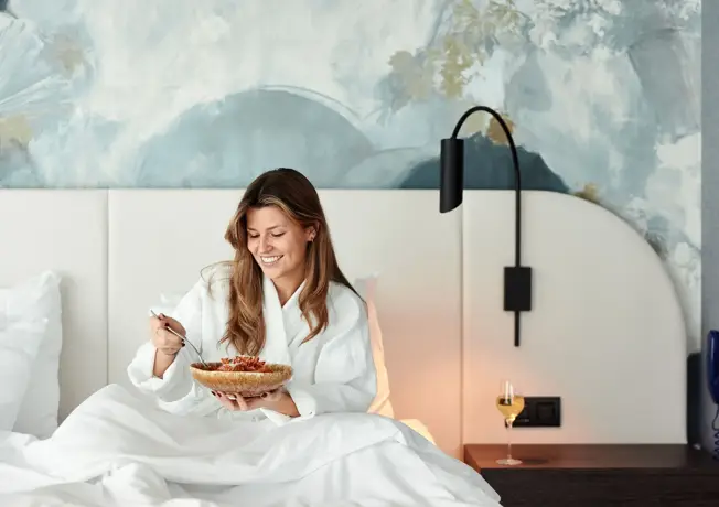 Couple se promène ensemble à Gand