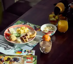 Petit-déjeuner adapté aux enfants au restaurant Cocotte