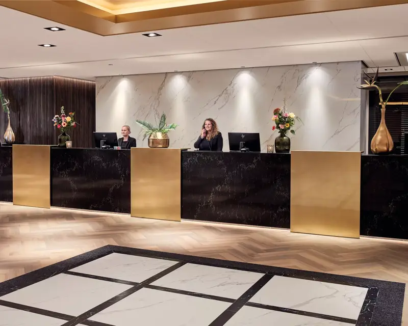 Rezeption Hotel Breukelen